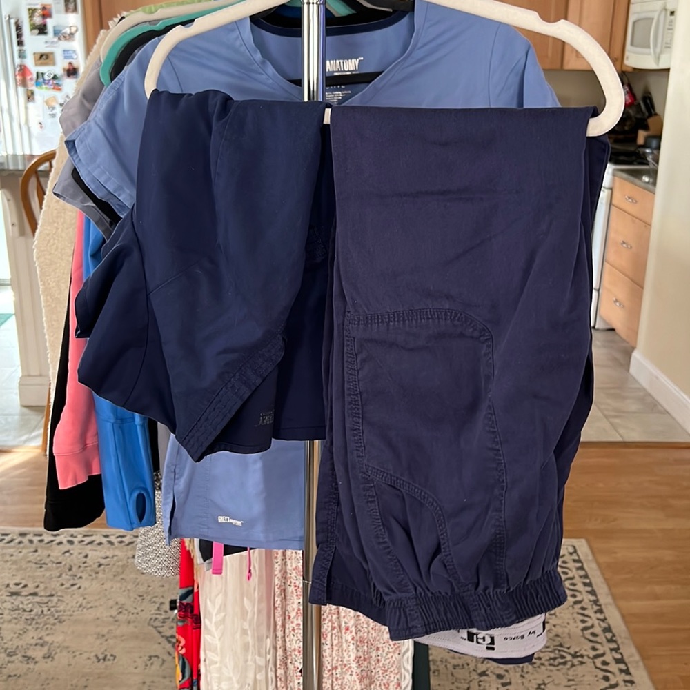 Navy blue scrub top and bottom size Womens small
